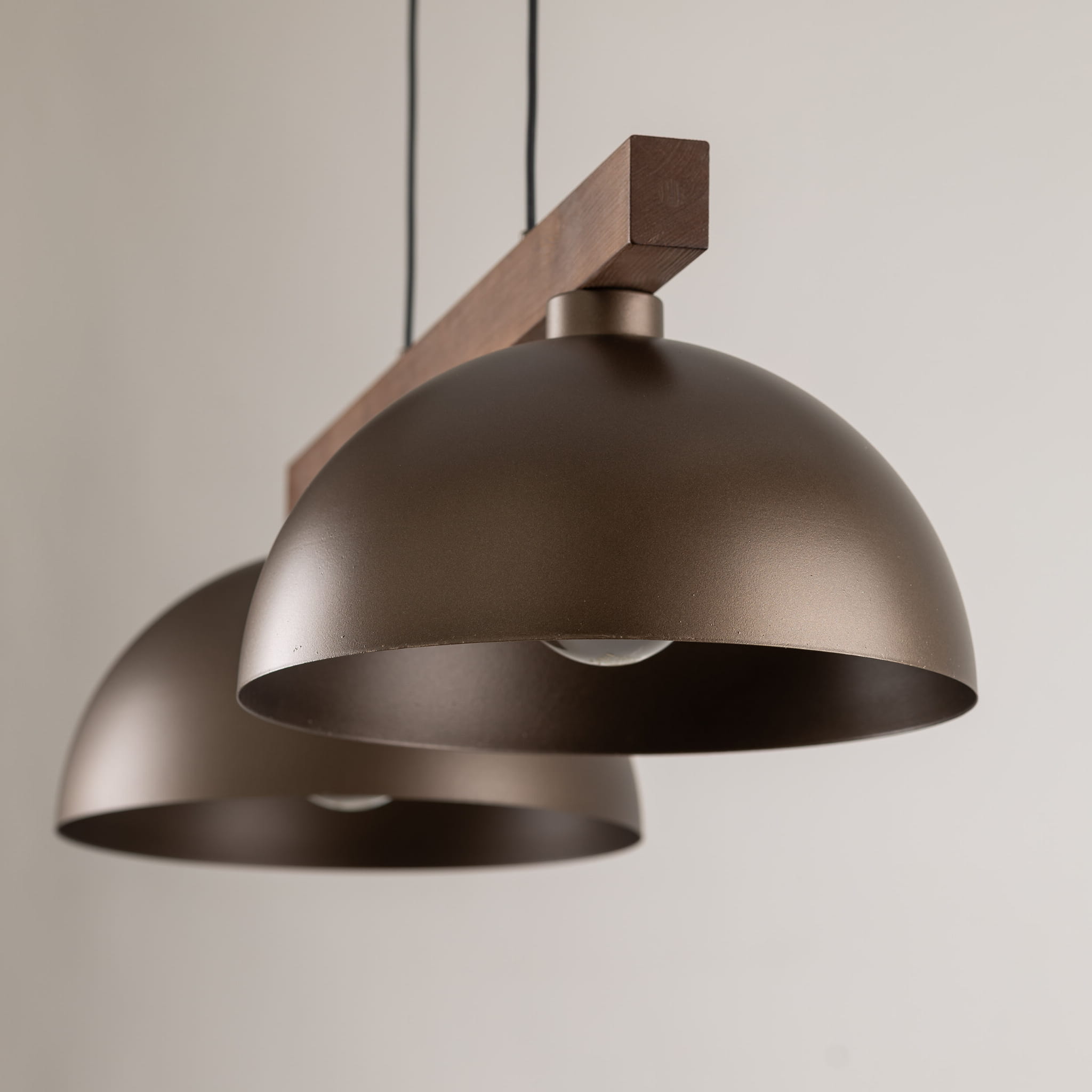 Lampa wisząca nad stół skandynawska industrialna loft retro belka drewniana klosz metalowy brązowa orzech TK Lighting Oslo 4507 2x15W E27