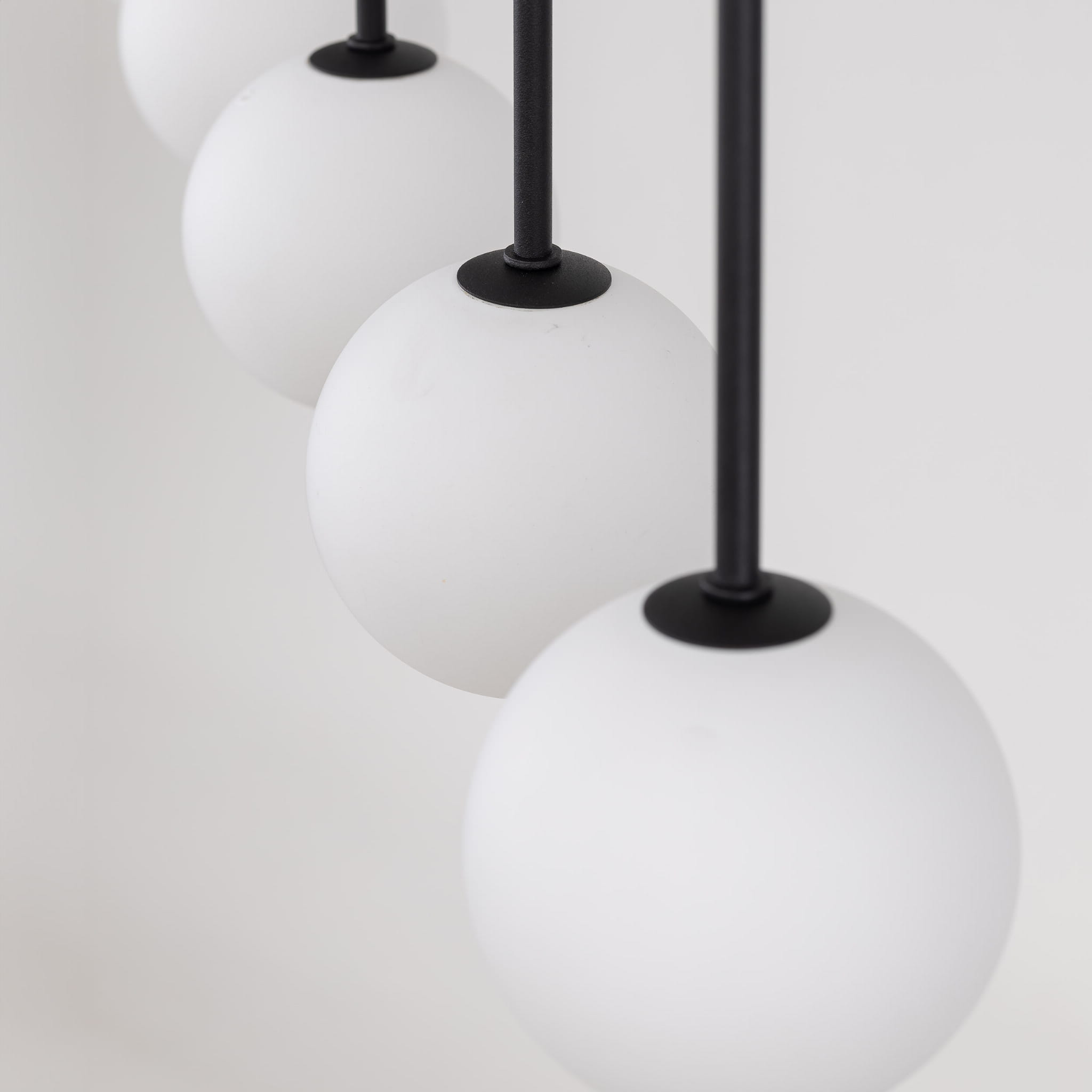 Lampa wisząca listwa nowoczesna elegancka skandynawska klosz szklany kule czarna biała TK Lighting Martin 4503 4x6W G9