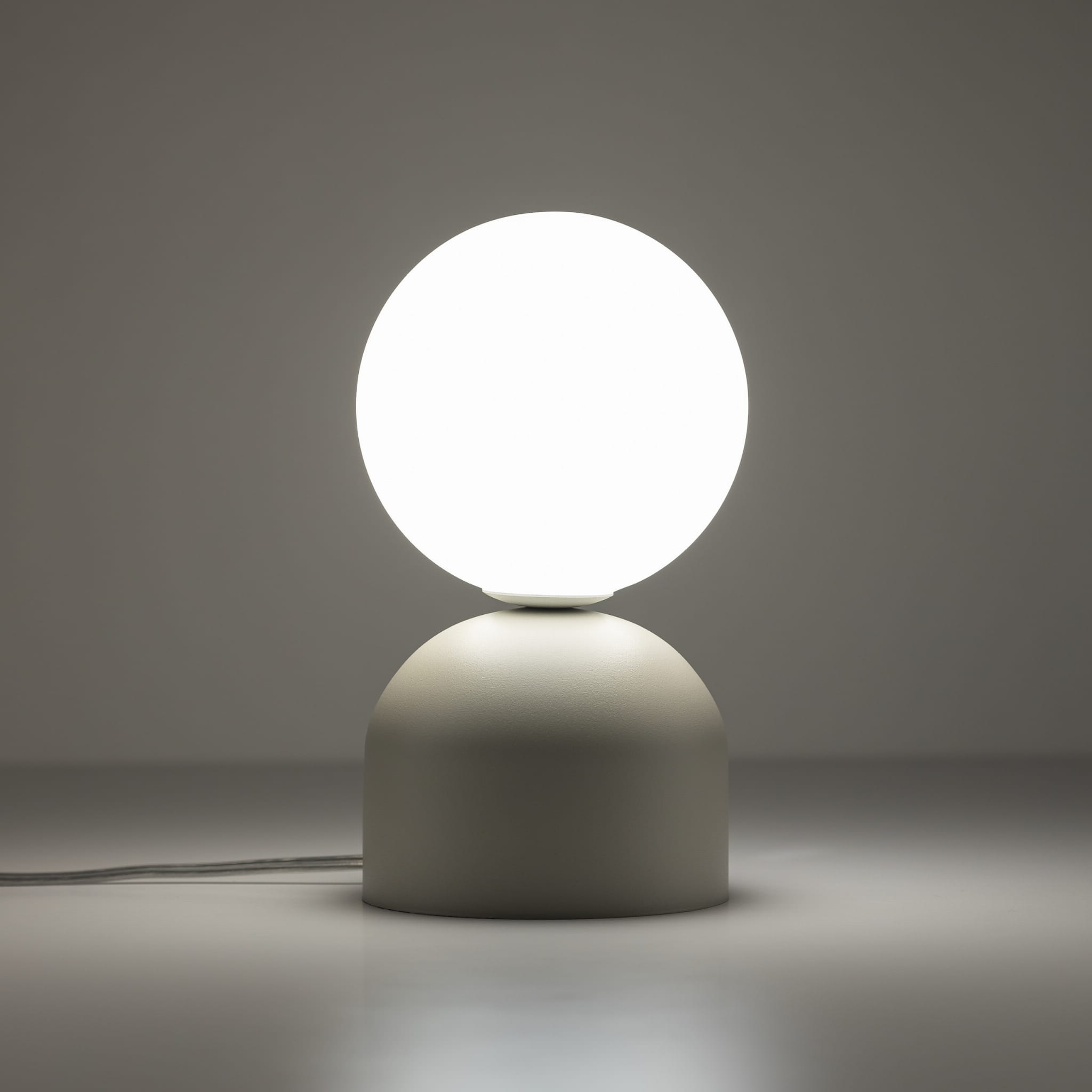 Lampka nowoczesna skandynawska loft klosz szklany kula beżowa biała TK Lighting Miki 16038 1x8W G9