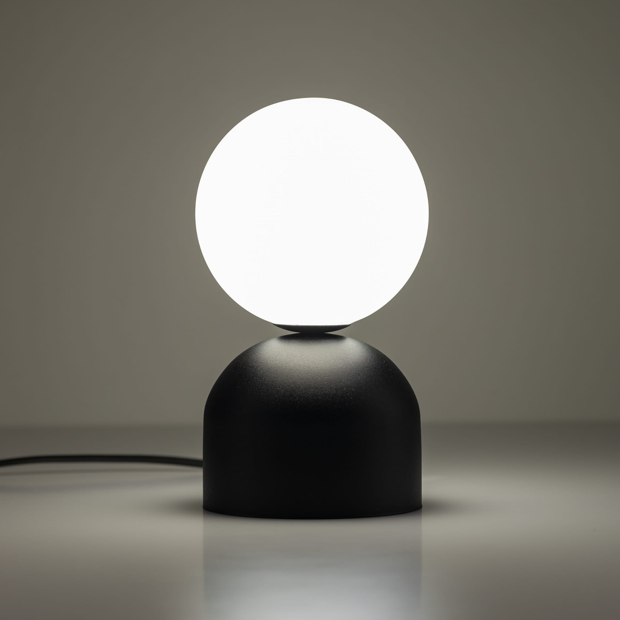 Lampka nowoczesna skandynawska loft klosz szklany kula czarna biała TK Lighting Miki 16044 1x8W G9