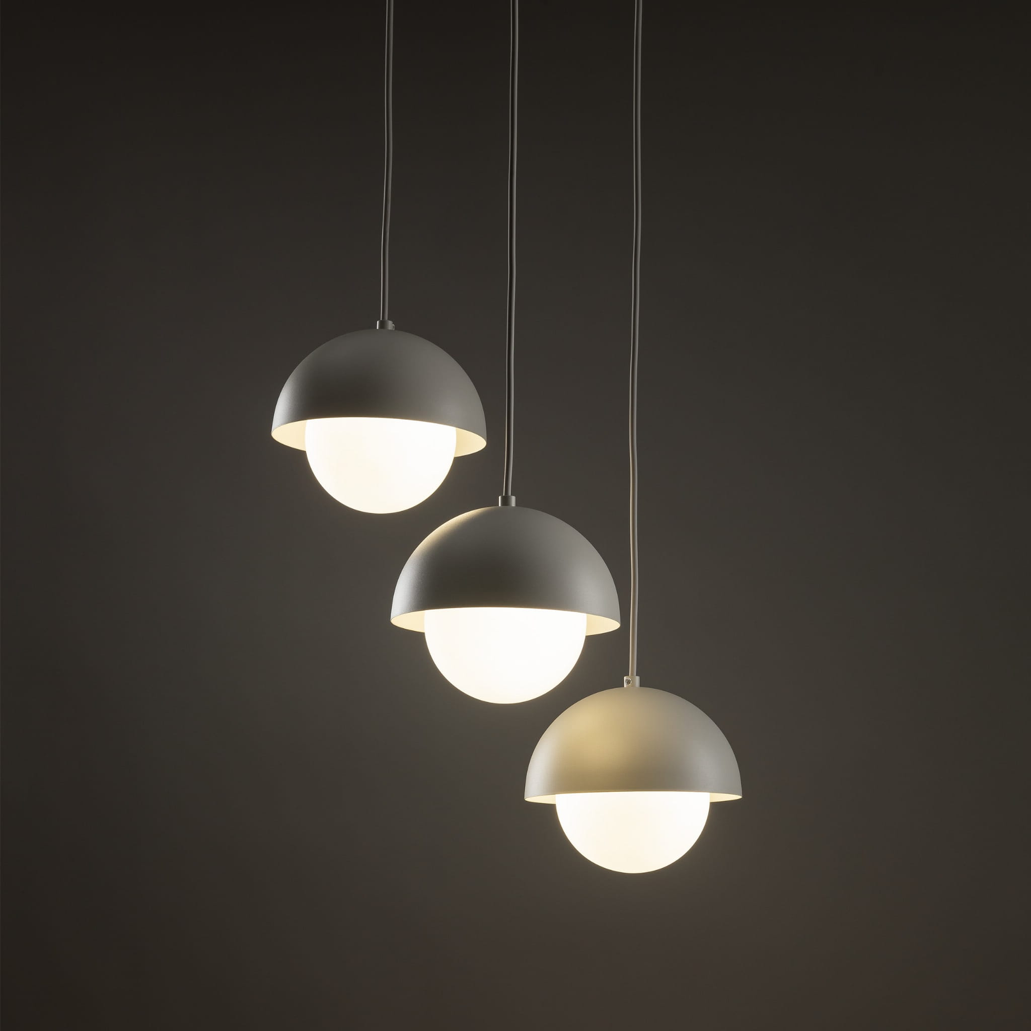 Lampa wisząca do salonu białe szklane kule nowoczesna skandynawska klosz metalowy miska beżowa TK Lighting Bono 10206 3x8W G9