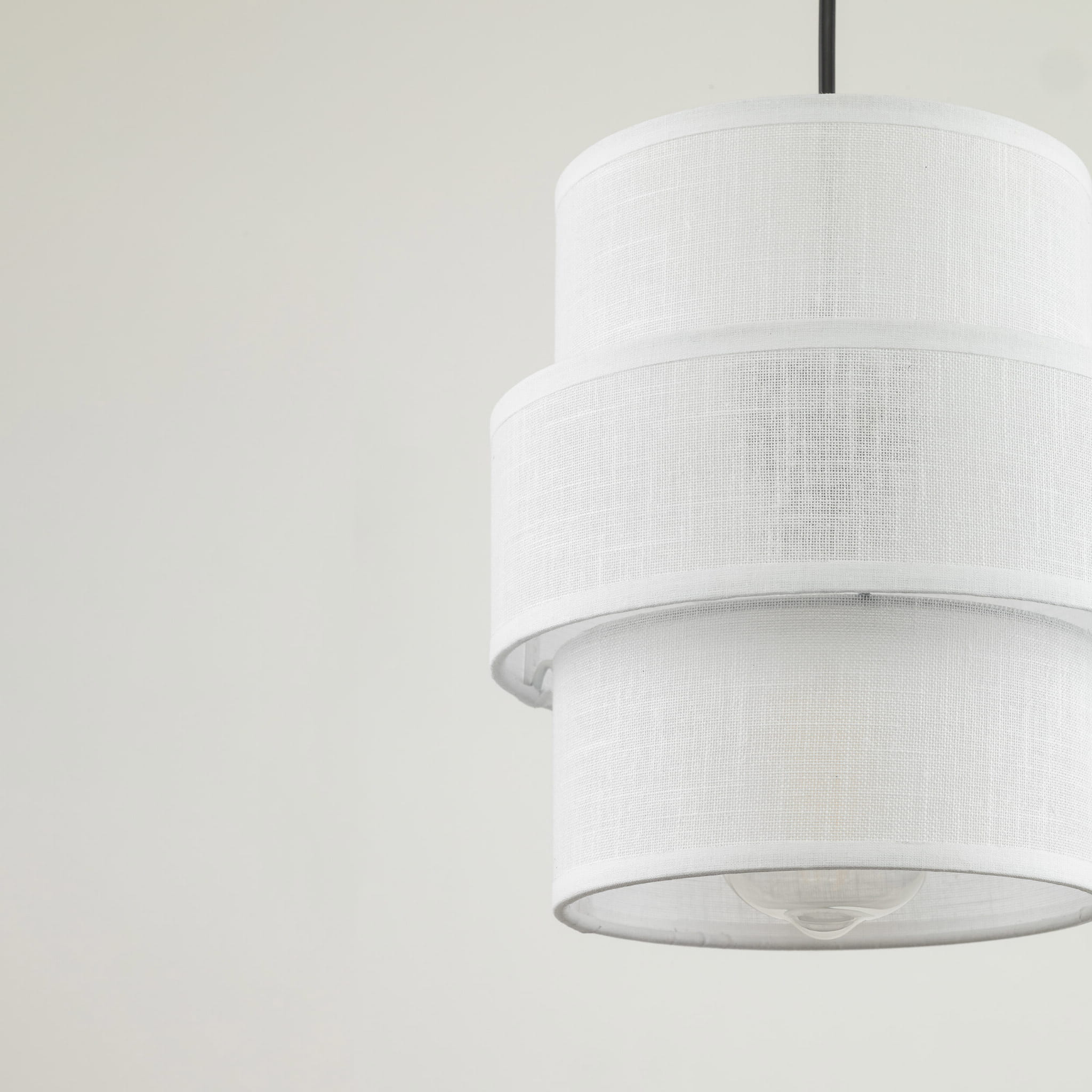 Lampa wisząca nowoczesna klasyczna abażur materiałowy tuba biała czarna TK Lighting Calisto 5094 1x15W E27