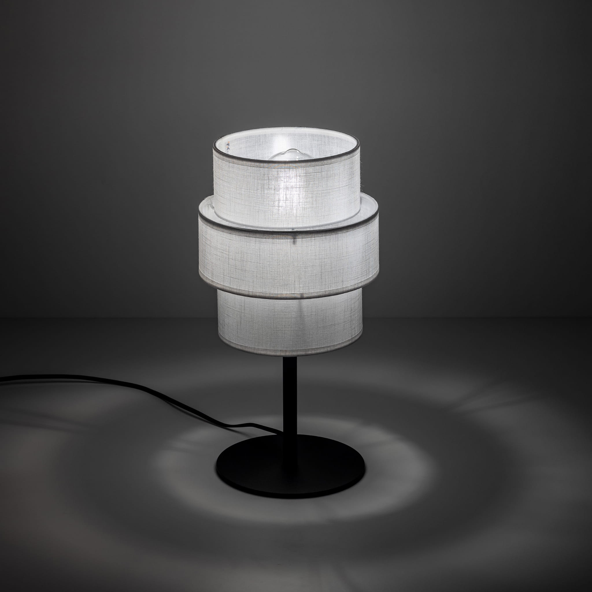 Lampka nowoczesna klasyczna abażur materiałowy tuba biała czarna TK Lighting Calisto 5893 1x15W E27