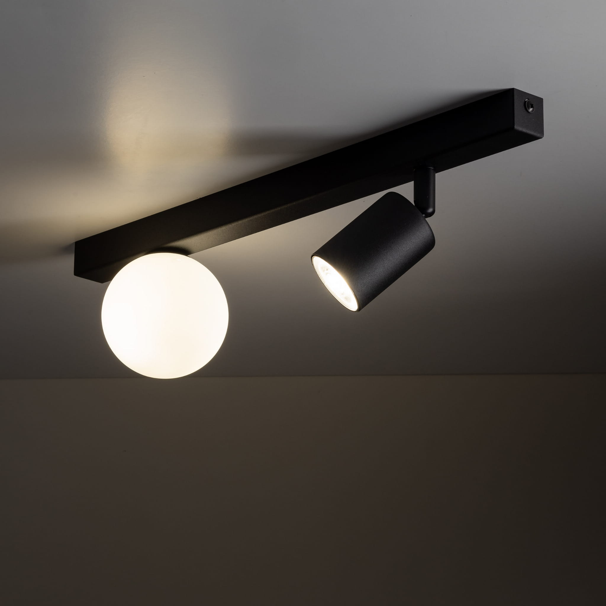 Plafon nowoczesny industrialny loft reflektor klosz szklany kula czarny biały TK Lighting Vox 10000 1x10W GU10 1x6W G9