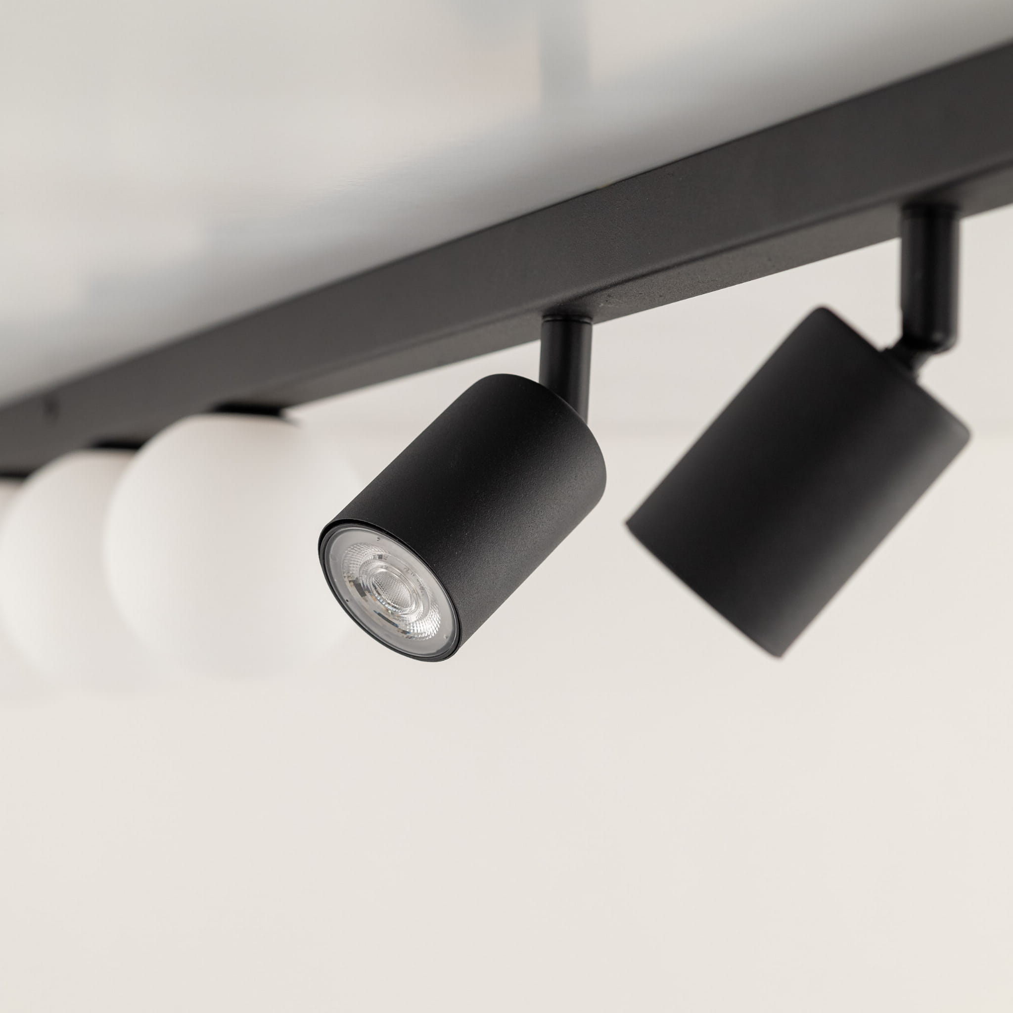 Plafon nowoczesny industrialny loft reflektory klosz szklany kule czarny biały TK Lighting Vox 10003 3x10W GU10 3x6W G9