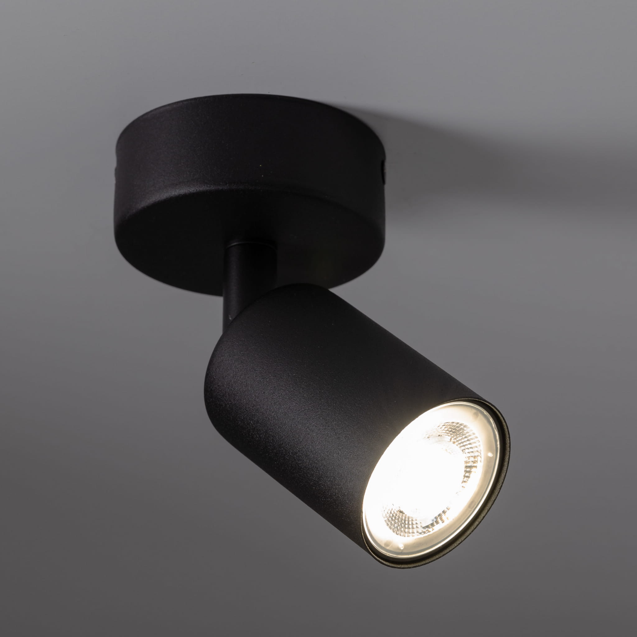 Reflektor nowoczesny elegancki metalowy tuba czarny TK Lighting Top 5739 1x10W GU10