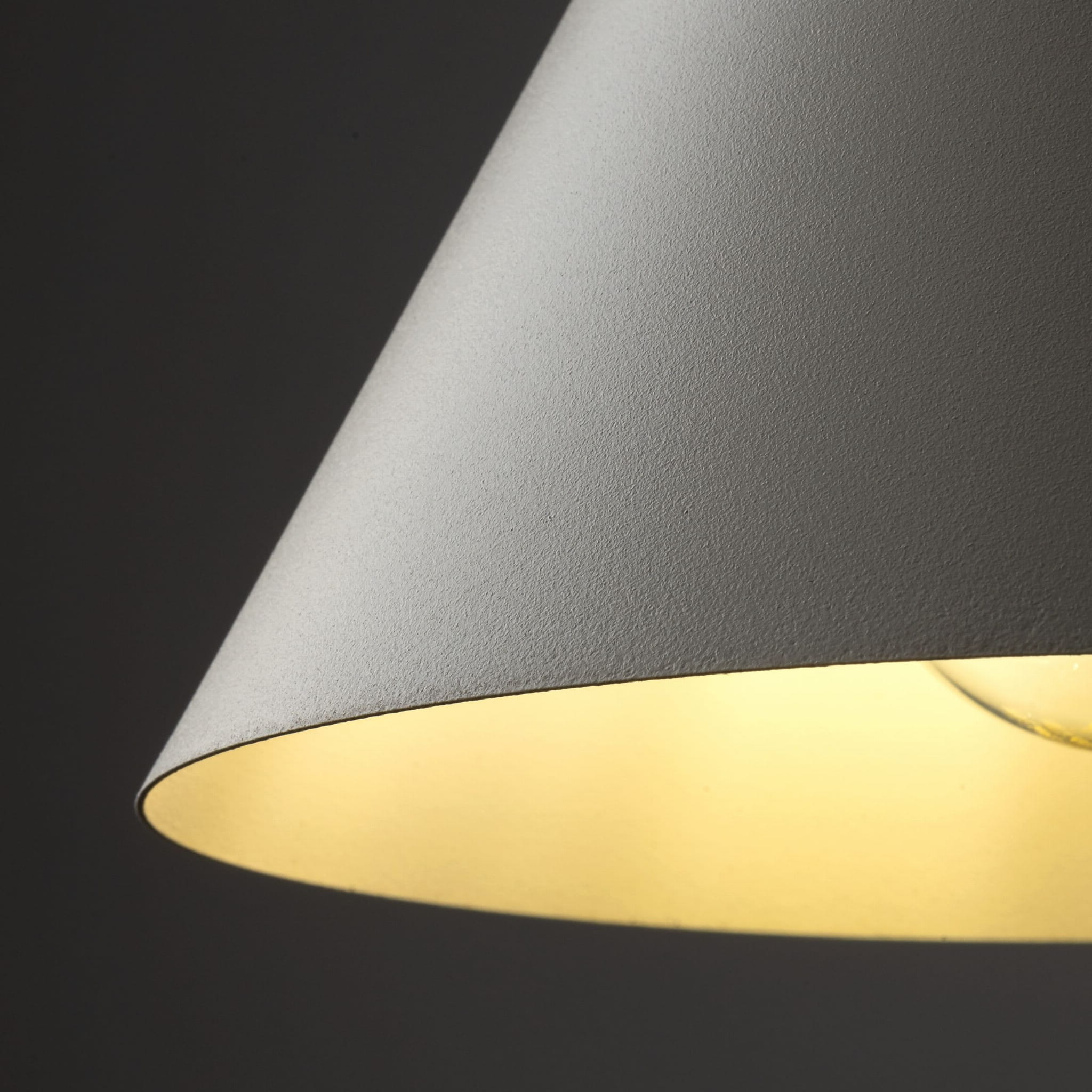 Lampa wisząca nowoczesna skandynawska loft klosz metalowy stożek beżowa TK Lighting Cono 10072 1x15W E27