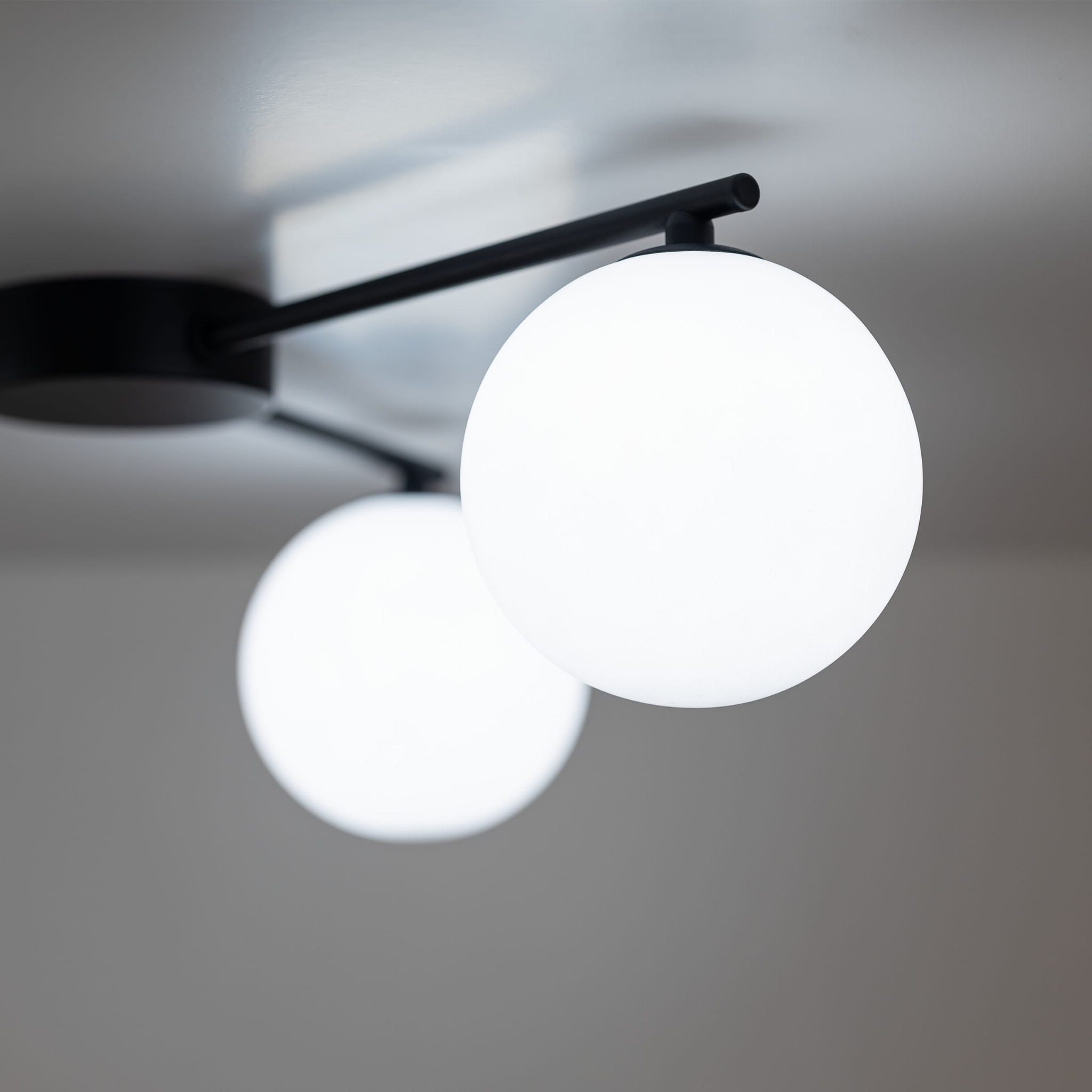 Plafon nowoczesny elegancki skandynawski pręty klosz szklany czarny biały TK Lighting Elton 10261 3x15W E27