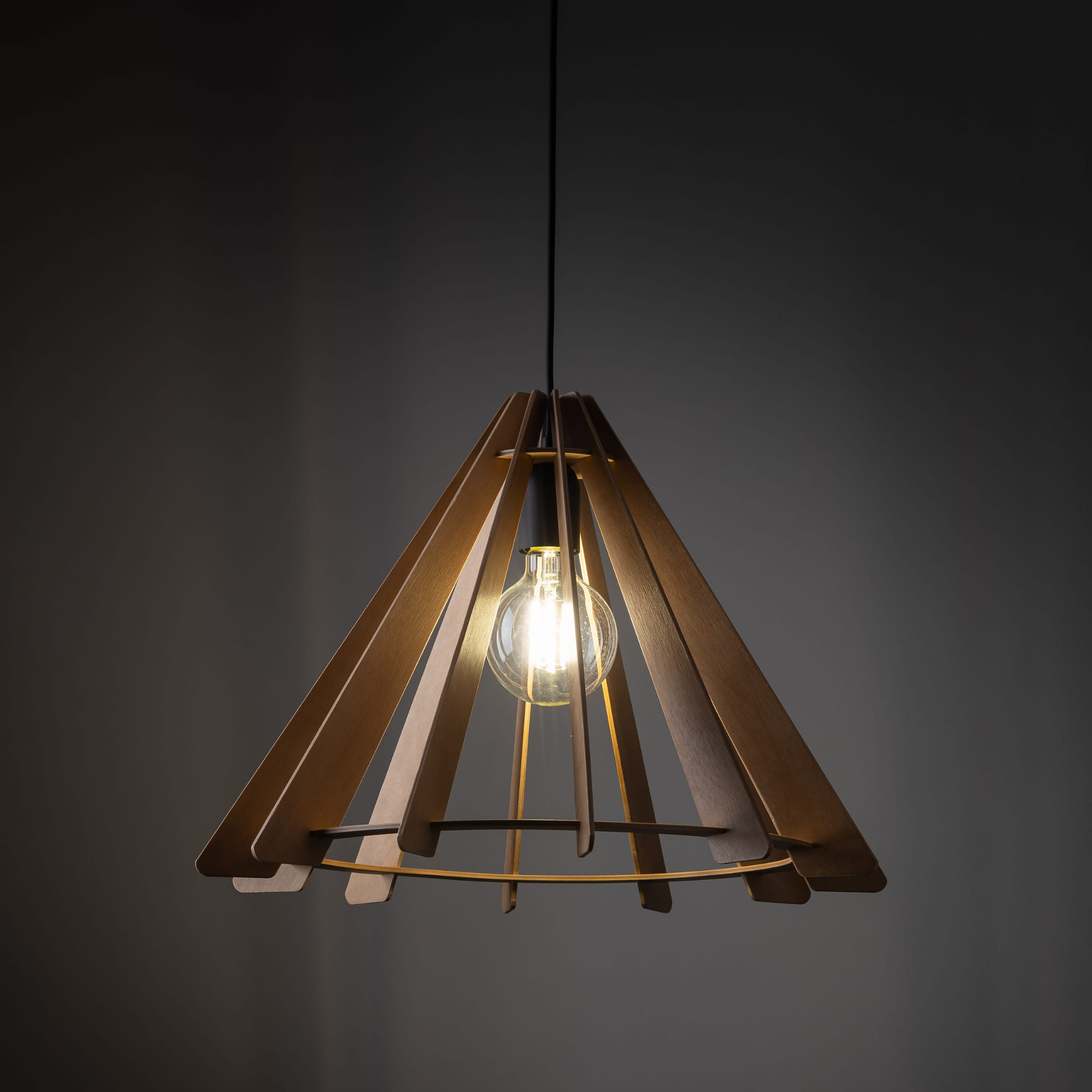 Lampa wisząca nowoczesna elegancka ażurowa klosz drewniany stożek drewniana czarna TK Lighting Eris 6586 1x15W E27