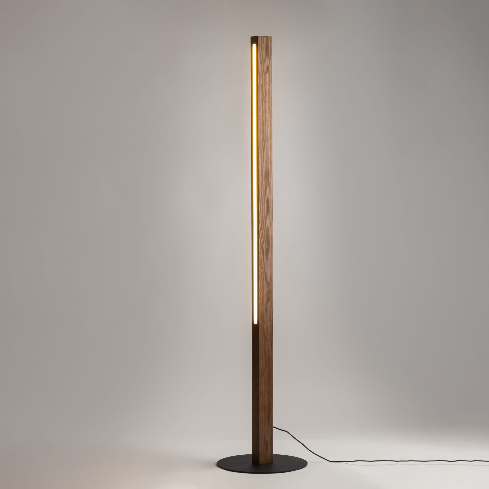 Lampa podłogowa nowoczesna skandynawska boho loft słupek drewniany orzech czarna TK Lighting Teo 1410 1x36W LED 3000K