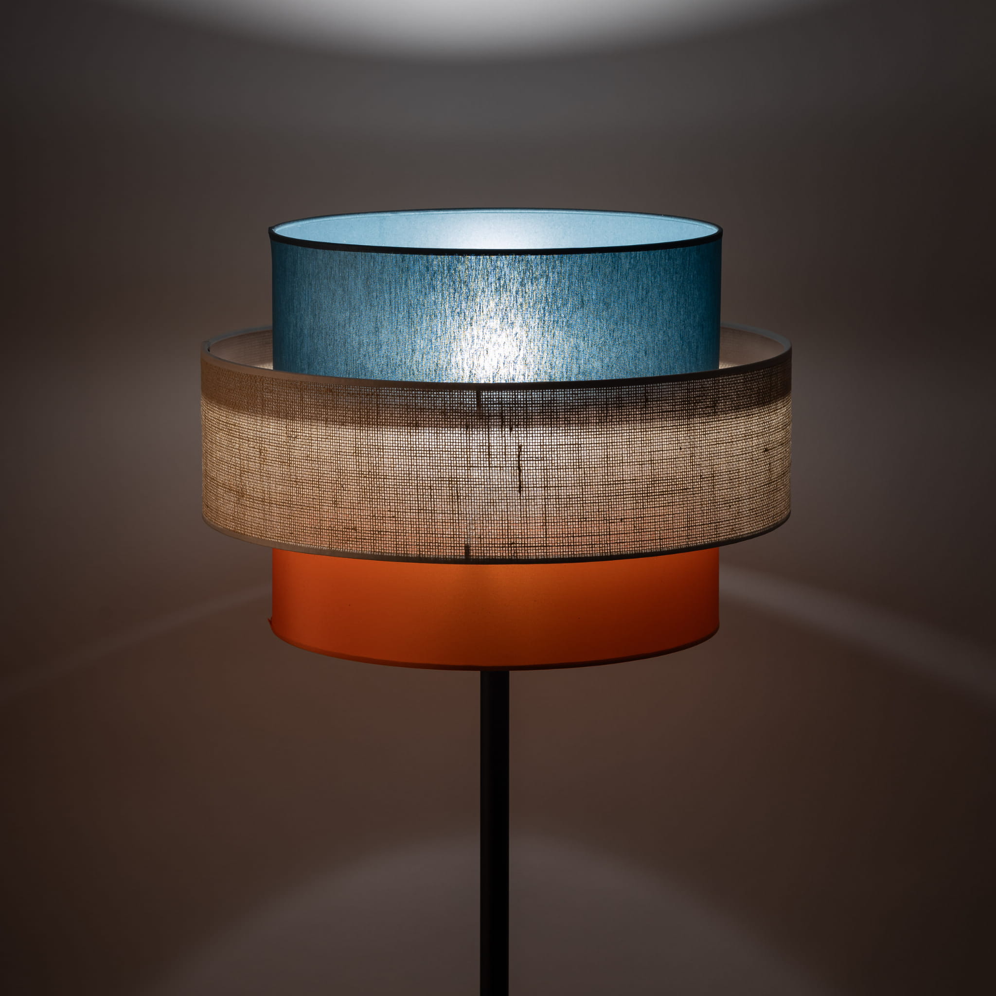 Lampa podłogowa nowoczesna boho skandynawska abażur materiałowy czarna multikolor TK Lighting Trio 6452 1x15W E27