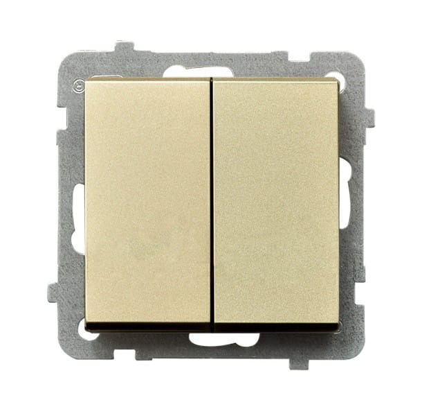 5688acef18d995349402ba82737c184f