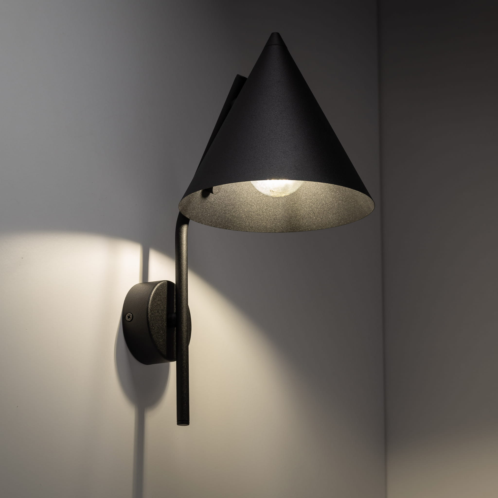 Kinkiet nowoczesny skandynawski loft klosz metalowy stożek czarny TK Lighting Cono 10041 1x15W E27
