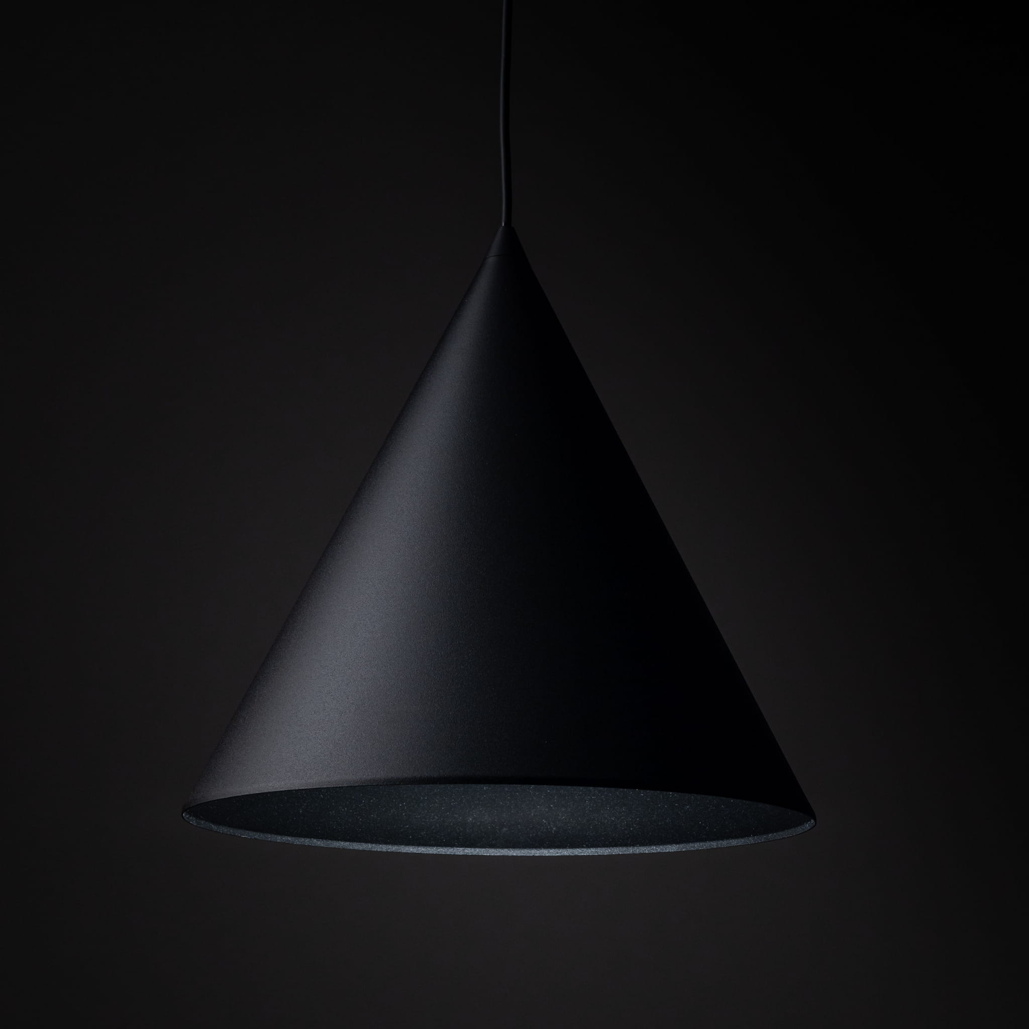 Lampa wisząca nowoczesna skandynawska loft klosz metalowy stożek czarna TK Lighting Cono 10057 1x15W E27