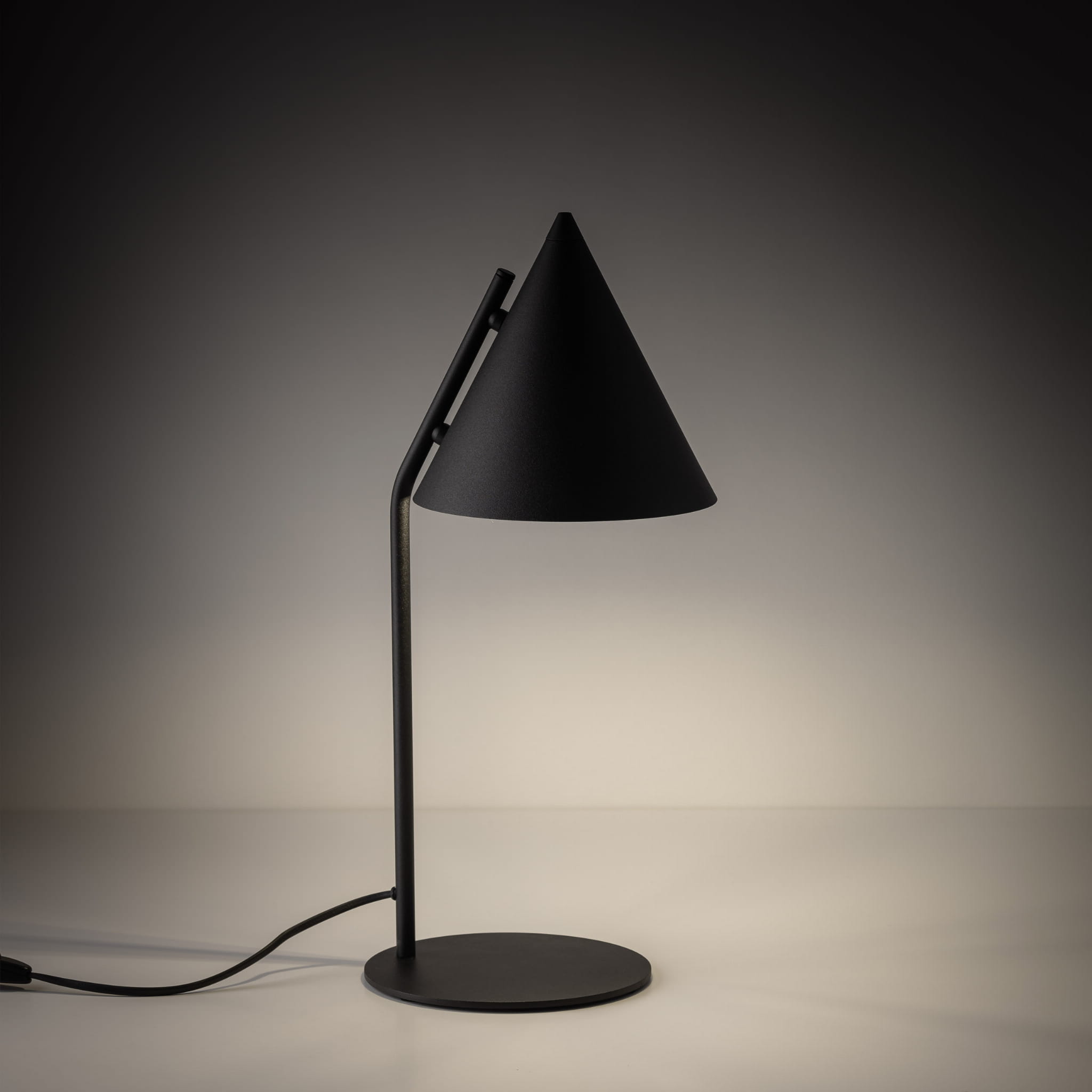 Lampka nowoczesna skandynawska klosz metalowy stożek czarna TK Lighting Cono 16009 1x15W E27