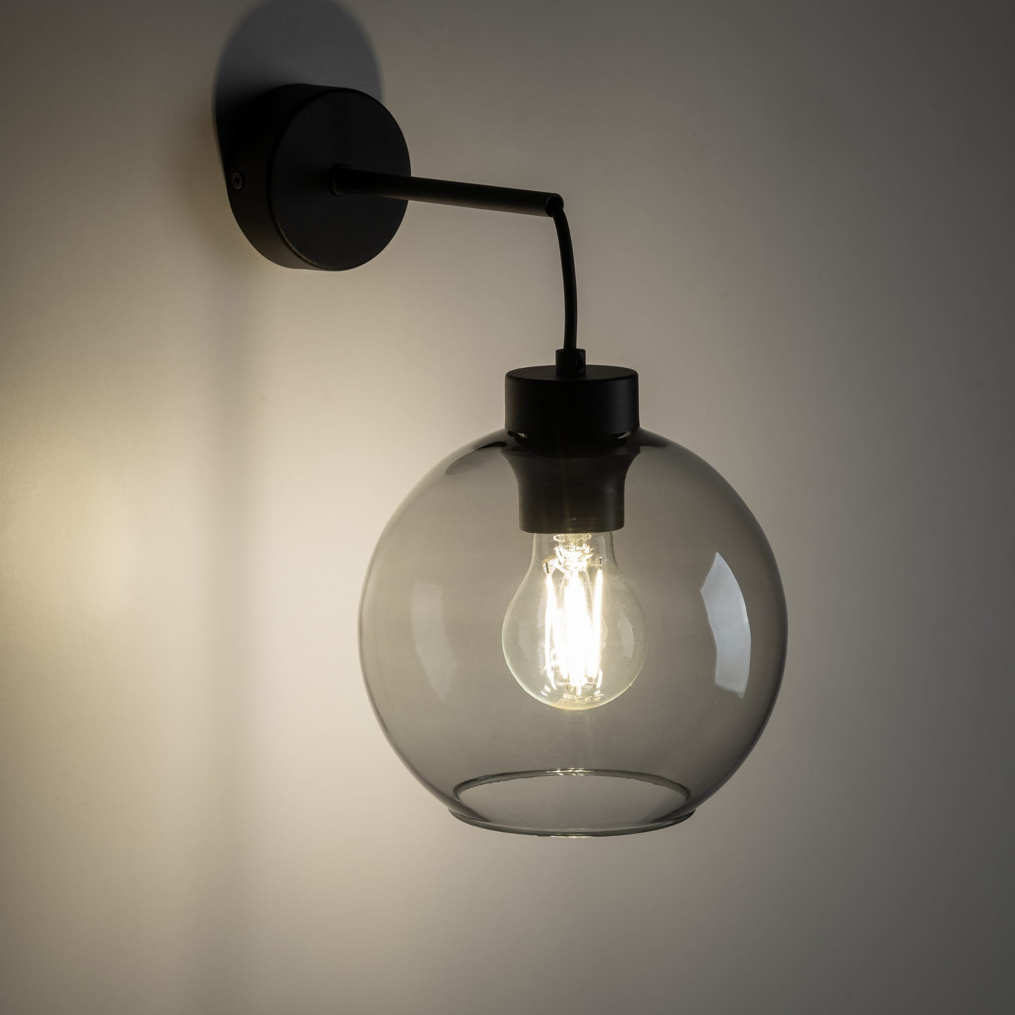 Kinkiet nowoczesny loft industrialny glamour klosz szklany kula grafitowy czarny TK Lighting Cubus 10243 1x15W E27