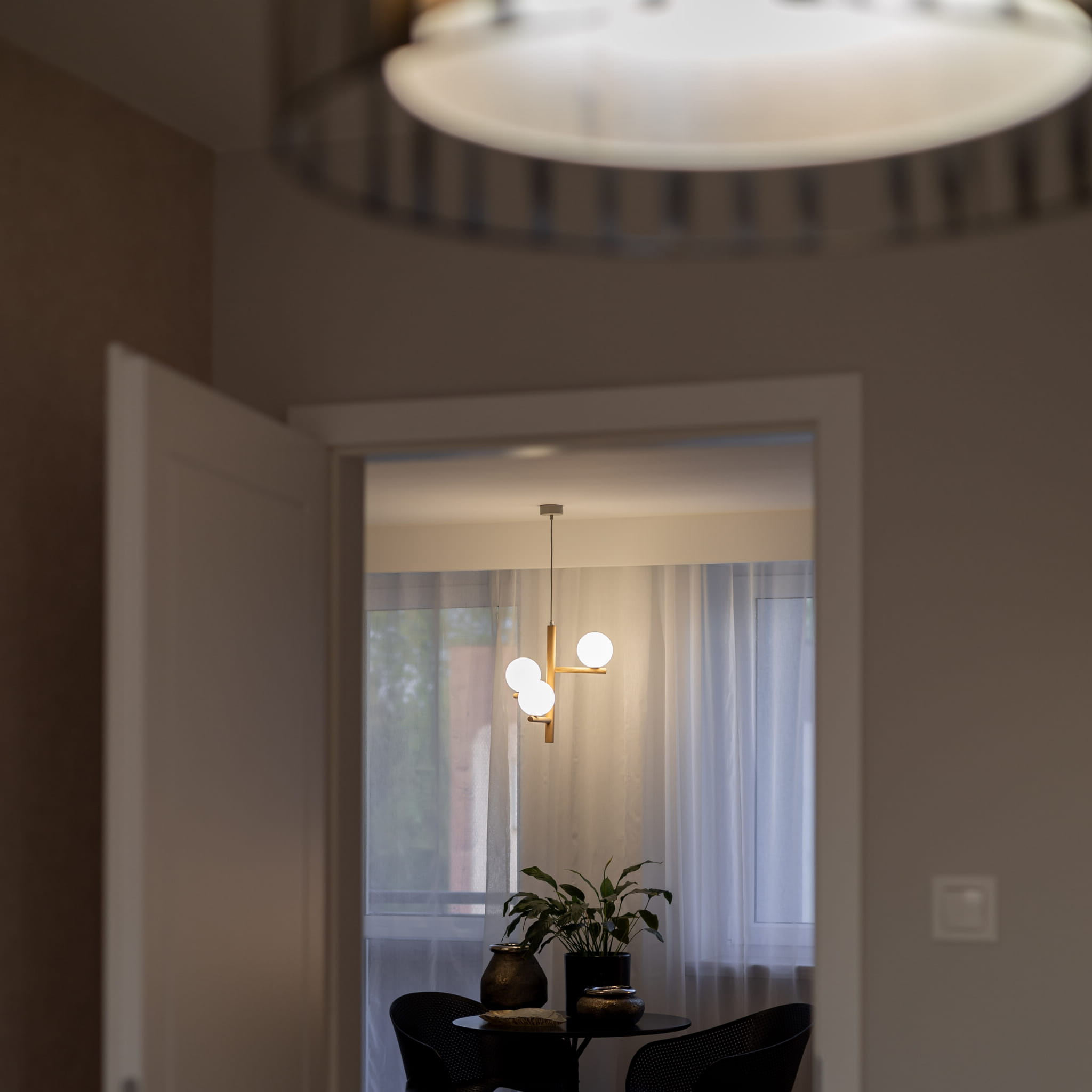 Lampa wisząca nowoczesna elegancka loft industrialna drewniana klosz szklany kule patyk rurka drewniana biała TK Lighting Estera 6799 3x6W G9